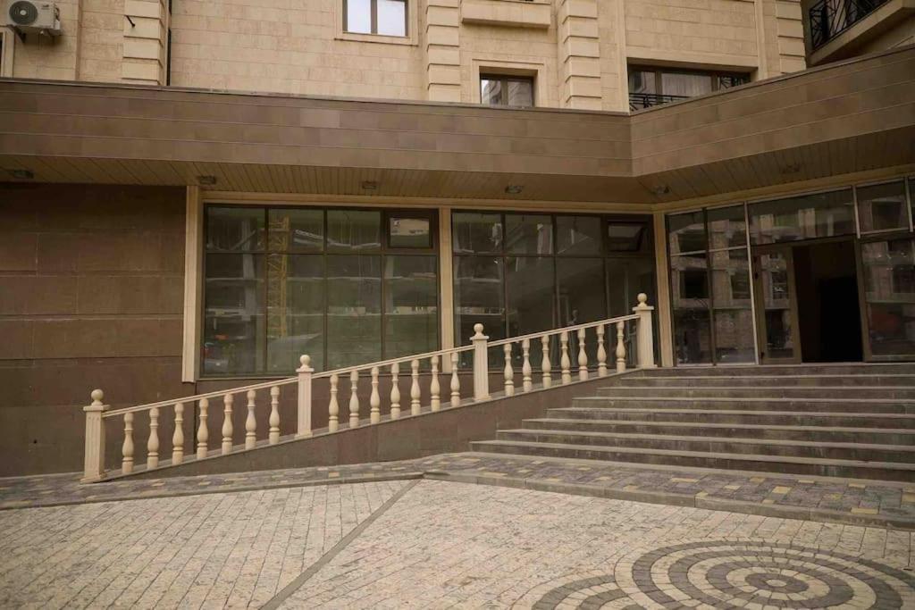 9Th And 6Th Floor Stylish Apartments With Mountainvista Бишкек Екстериор снимка