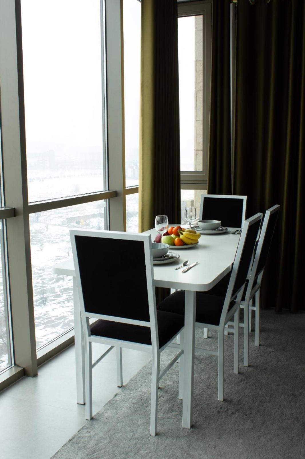 9Th And 6Th Floor Stylish Apartments With Mountainvista Бишкек Екстериор снимка