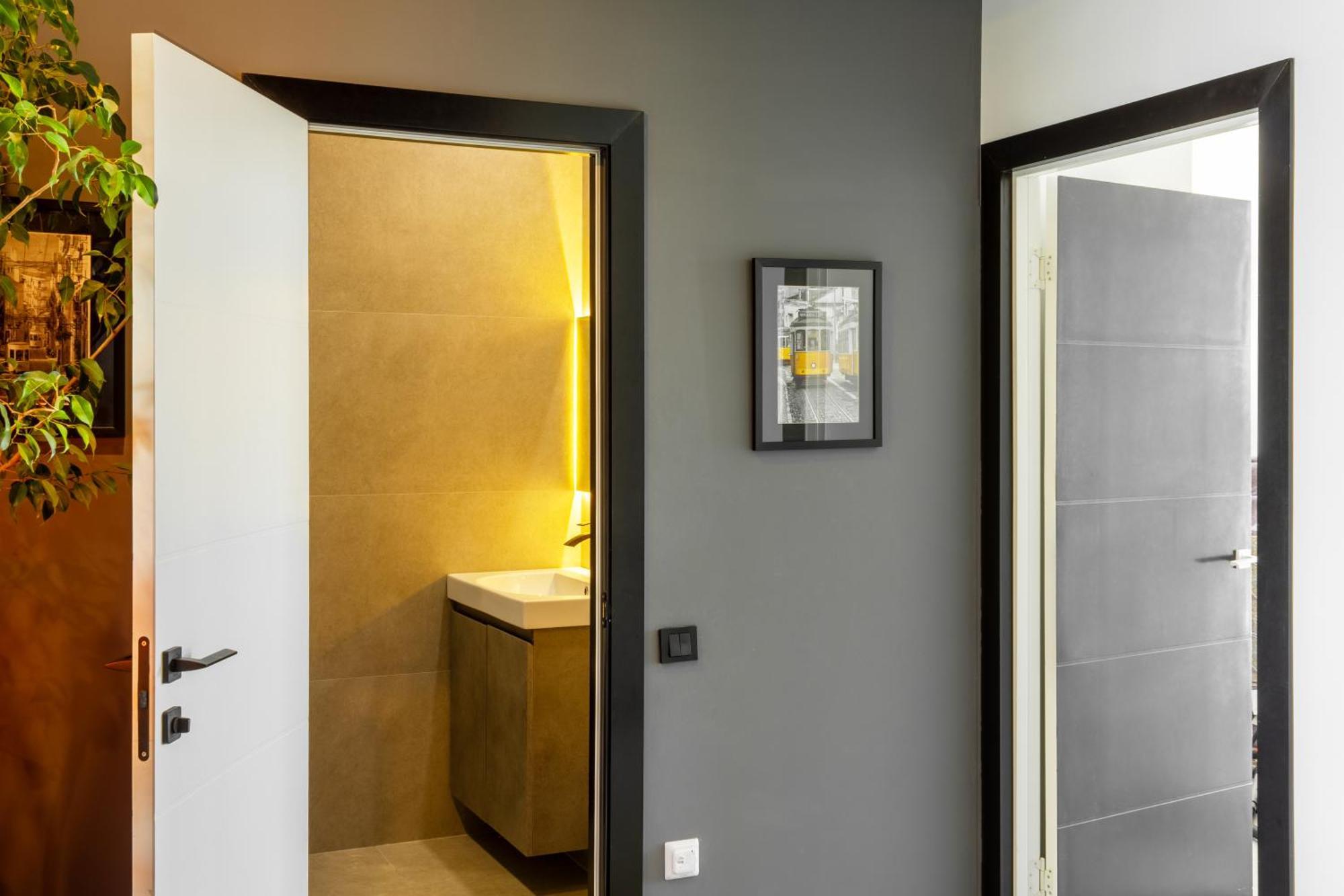 9Th And 6Th Floor Stylish Apartments With Mountainvista Бишкек Екстериор снимка
