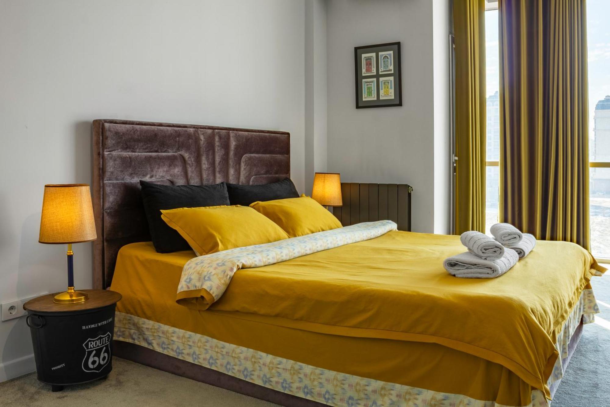 9Th And 6Th Floor Stylish Apartments With Mountainvista Бишкек Екстериор снимка