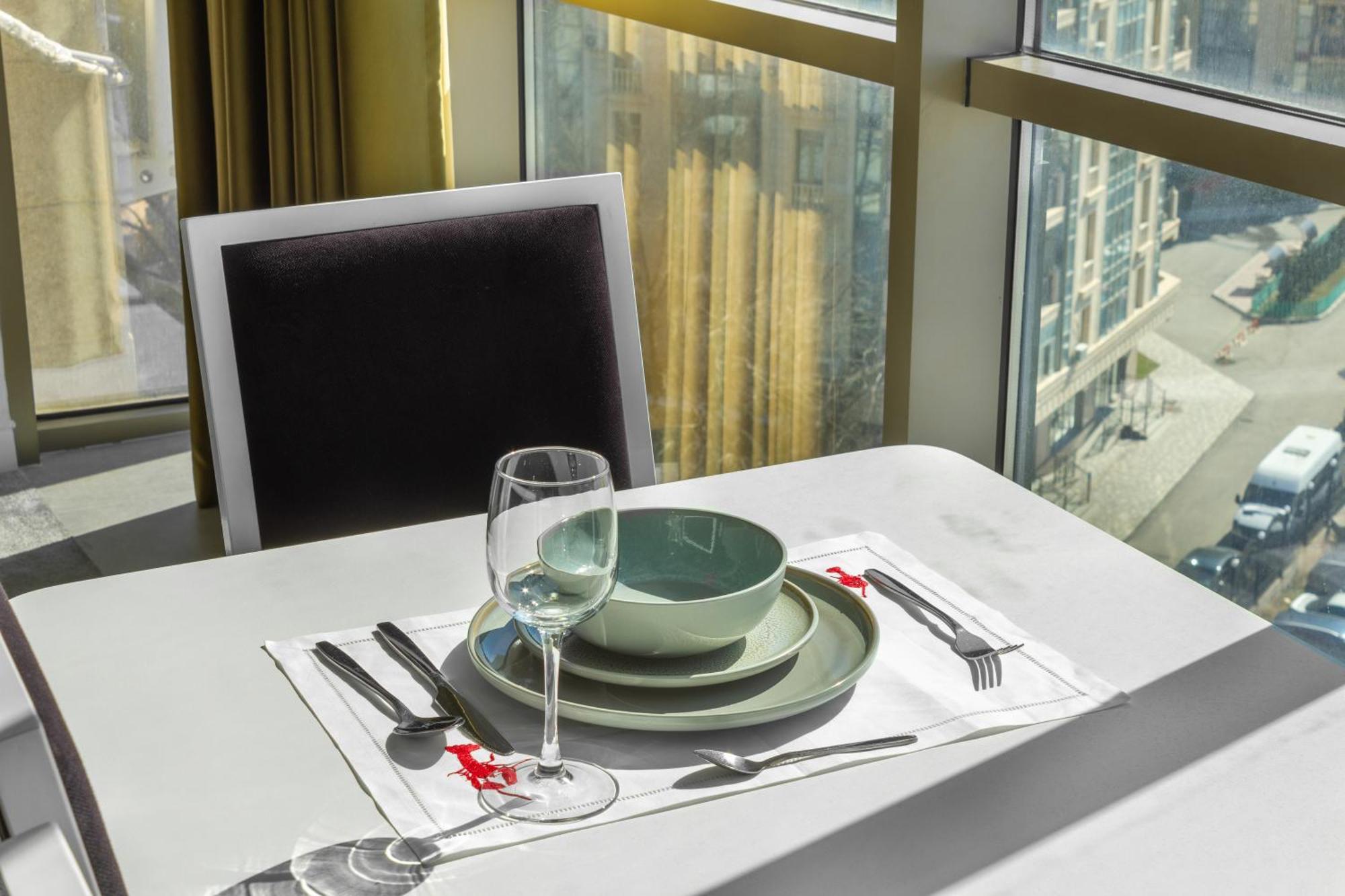9Th And 6Th Floor Stylish Apartments With Mountainvista Бишкек Екстериор снимка
