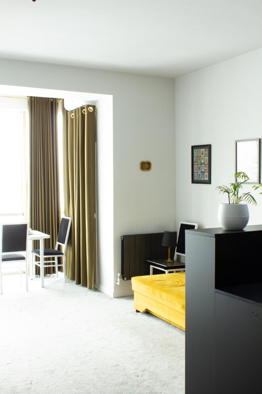 9Th And 6Th Floor Stylish Apartments With Mountainvista Бишкек Екстериор снимка