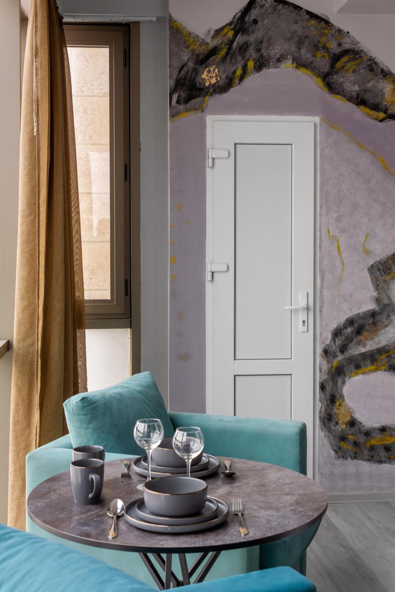 9Th And 6Th Floor Stylish Apartments With Mountainvista Бишкек Екстериор снимка